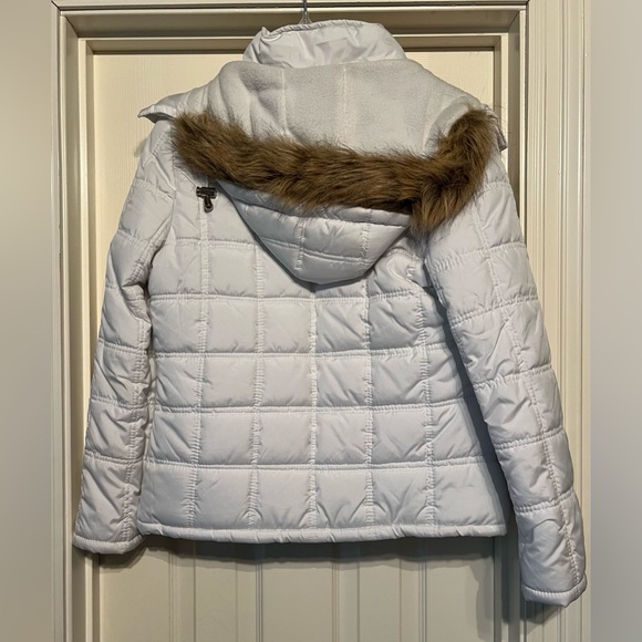 Dollhouse White Puffer Jacket with detachable faux fur hood - Picture 4 of 7